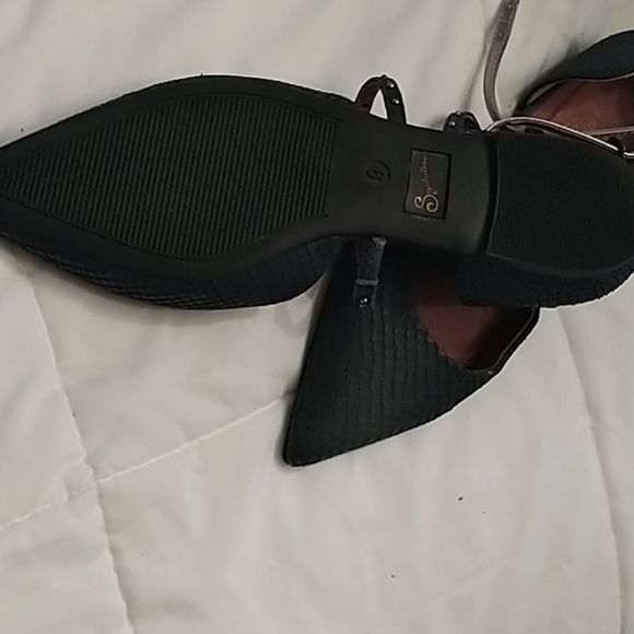 Woman's ankle strap - Picture 3 of 4